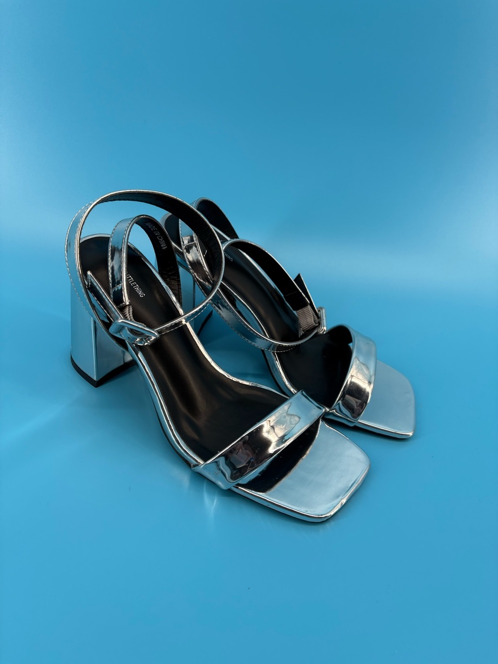 NWT Pretty Little Thing Silver Metallic Block Heel Sandals Sz 7.5 & 8.5 Medium